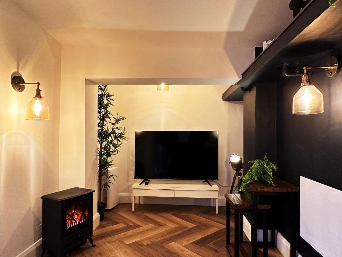 Liam Place Near Hyde Park - 1 Double Bed, 1 Sofa Bed, Spacious Apartment, Private Entrance London Eksteriør bilde