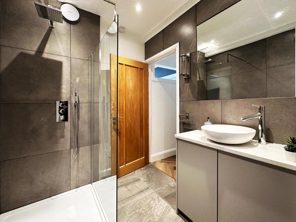 Liam Place Near Hyde Park - 1 Double Bed, 1 Sofa Bed, Spacious Apartment, Private Entrance London Eksteriør bilde