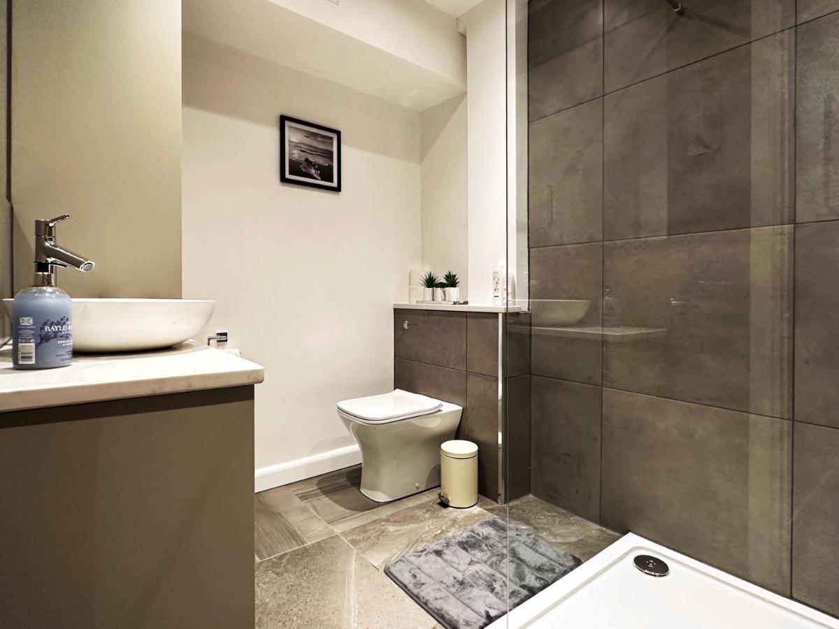 Liam Place Near Hyde Park - 1 Double Bed, 1 Sofa Bed, Spacious Apartment, Private Entrance London Eksteriør bilde