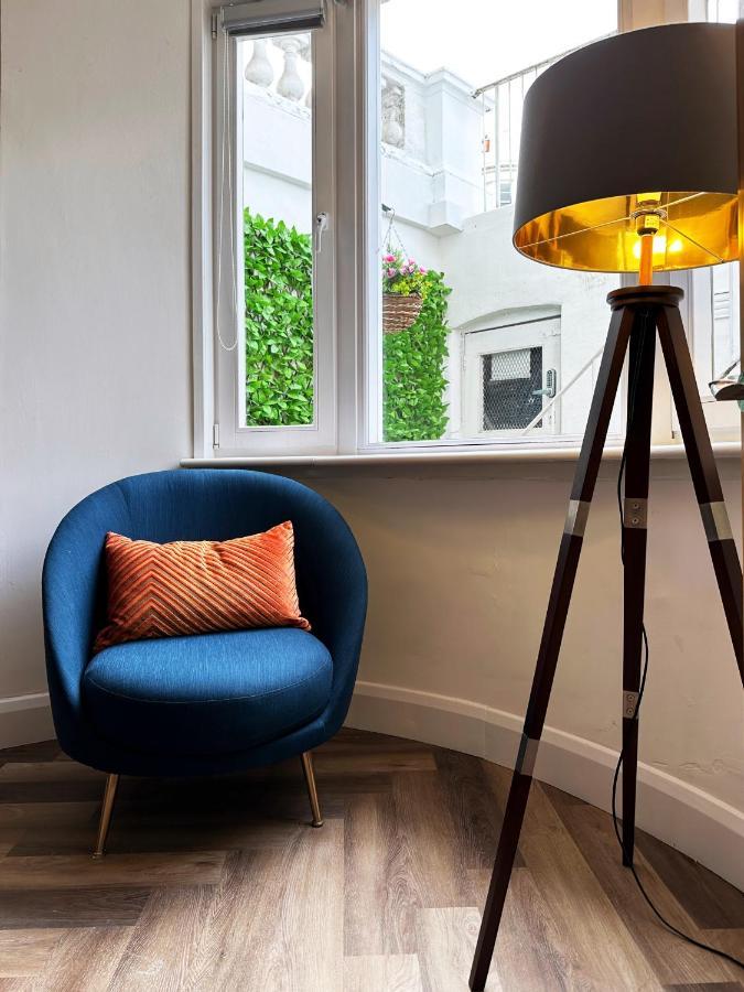 Liam Place Near Hyde Park - 1 Double Bed, 1 Sofa Bed, Spacious Apartment, Private Entrance London Eksteriør bilde