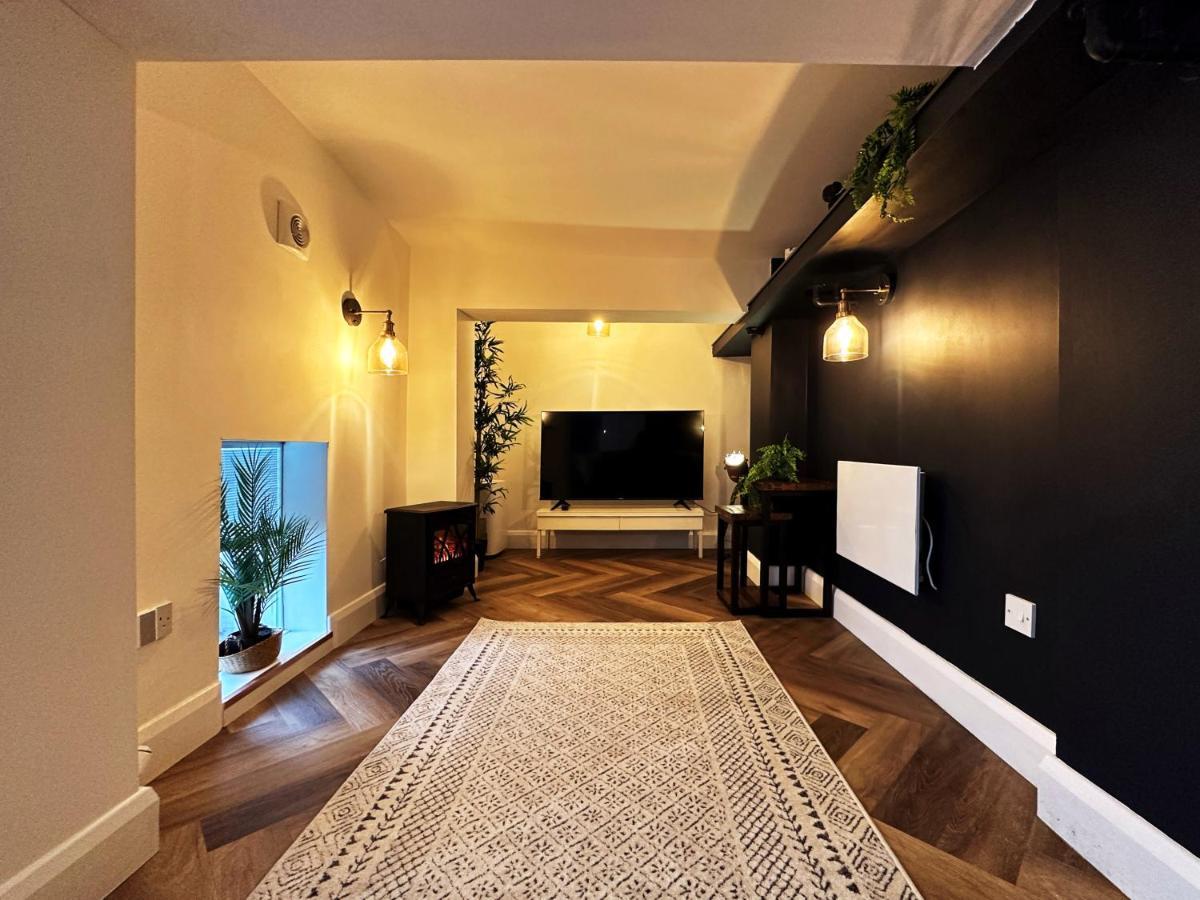 Liam Place Near Hyde Park - 1 Double Bed, 1 Sofa Bed, Spacious Apartment, Private Entrance London Eksteriør bilde