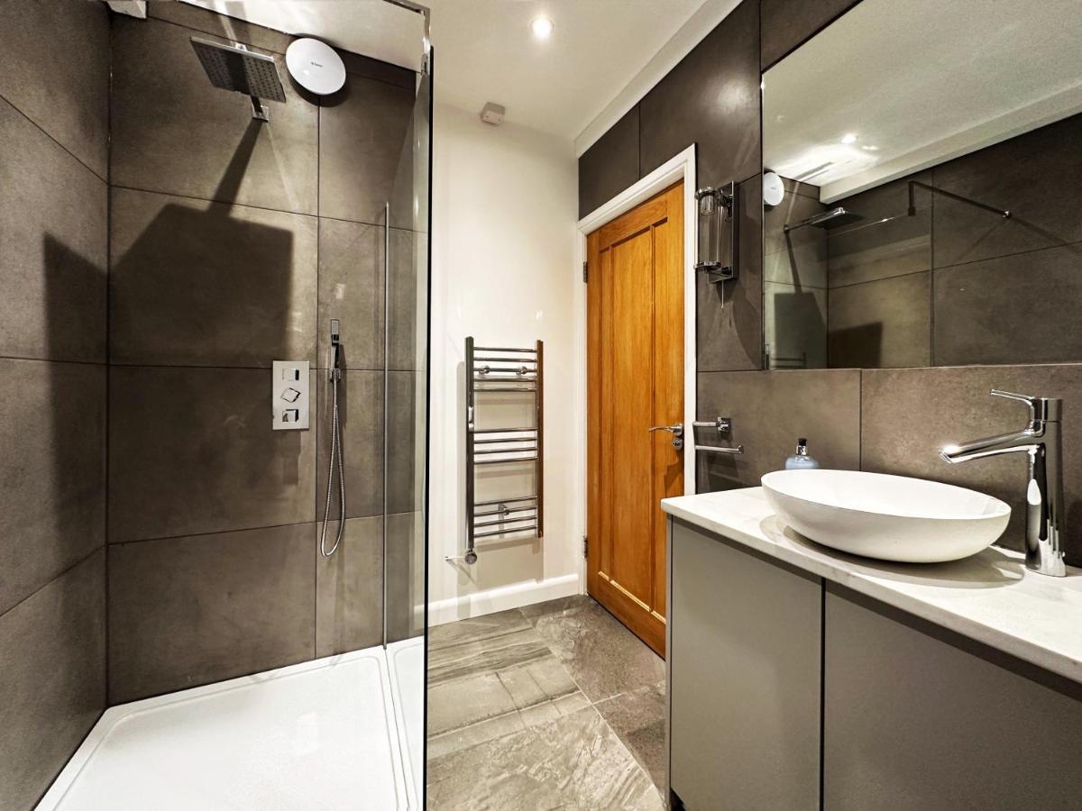 Liam Place Near Hyde Park - 1 Double Bed, 1 Sofa Bed, Spacious Apartment, Private Entrance London Eksteriør bilde